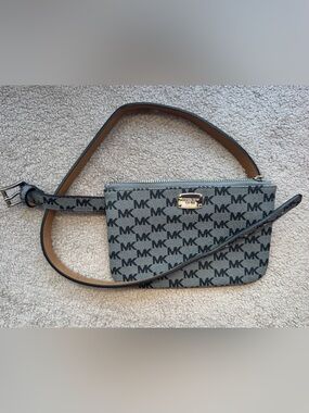 Michael Kors MK Monogram Belt Bag Waist Bag Fanny Pack Wristlet